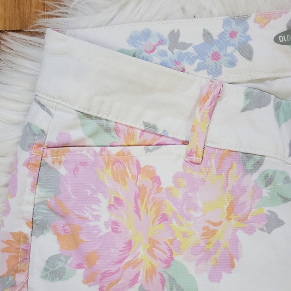 Old Navy Pixie Floral Chino Pants - Picture 6 of 13